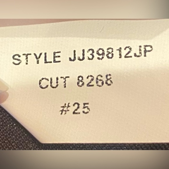 NWT Maia Woman’s Black Halter Velvet Lined Evening Dress/Gown Plus Size 18 - Picture 9 of 10